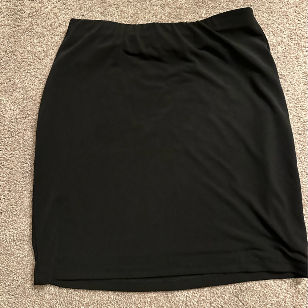 Leith black skirt, stretchy material!